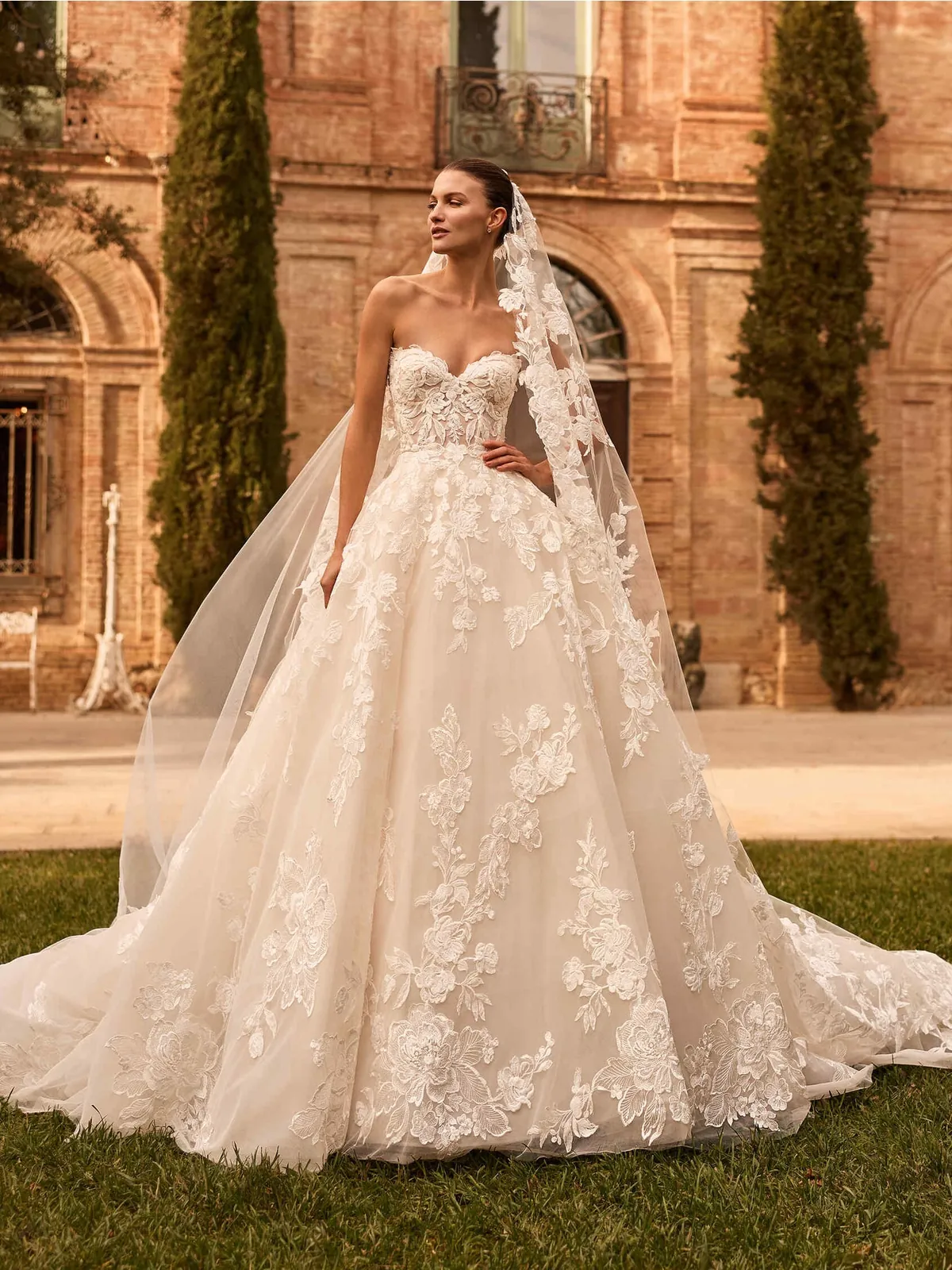 Sweetheart Princess Ball Gown With Full Tulle Skirt